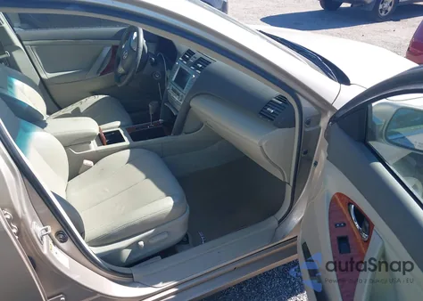 2009 Toyota Camry Xle z USA, uszkodzony, nr VIN 4T1BE46K89U369409